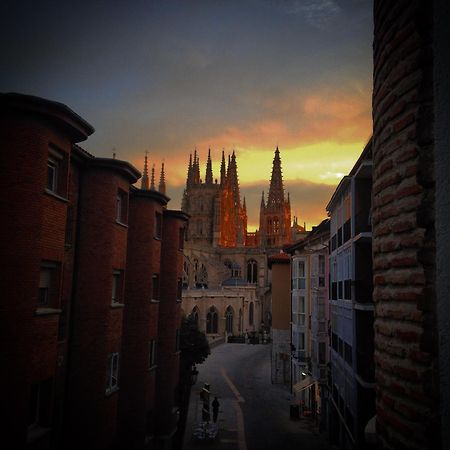 Atuaire Home Vivienda En Perfecta Ubicacion Al Lado De La Catedral De Burgos Bagian luar foto